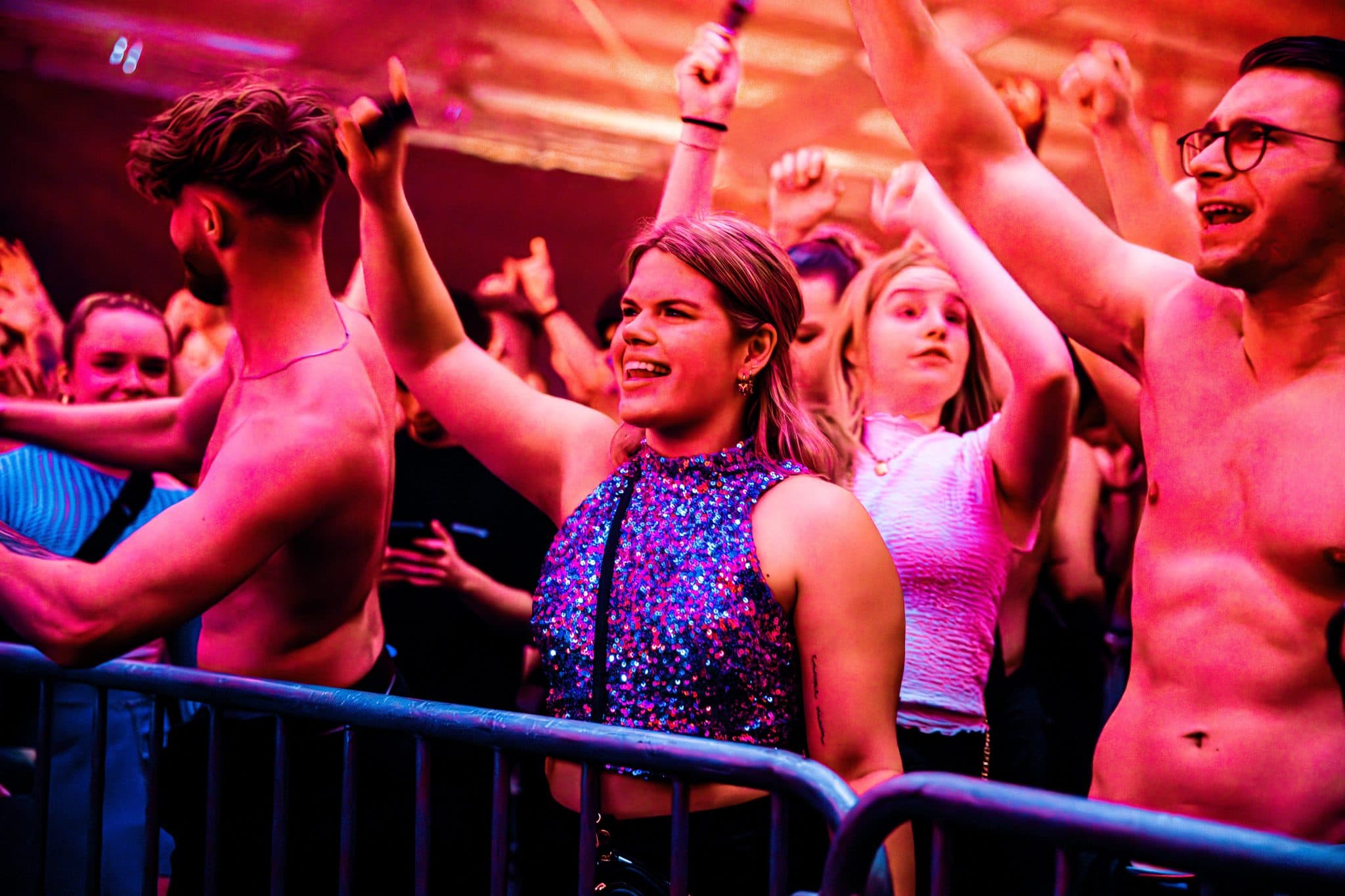 Kicks until 02:00